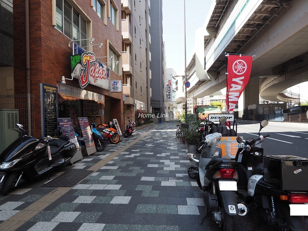 ドルチェ板橋区役所前　前面道路歩道